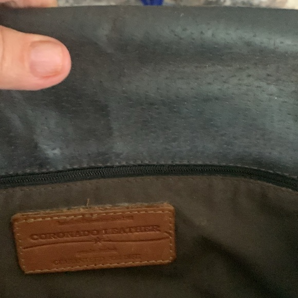 Coronado Leather Shoulder Bag - Picture 4 of 9